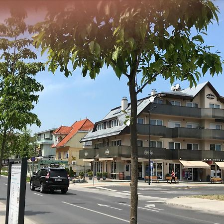 Relax Apartmenthouse Heviz Bagian luar foto